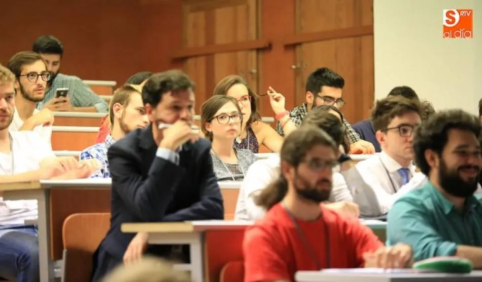 Algunos de los participantes al pasado Torneo Nacional de debate parlamentario. Foto: Alberto Martín