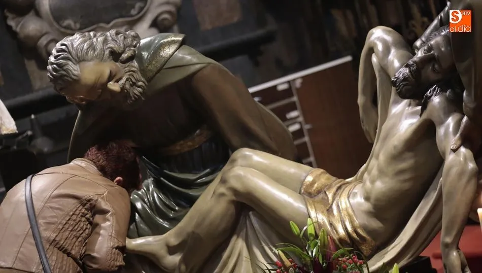 Besapiés en San Julián. Fotos: Alejandro López