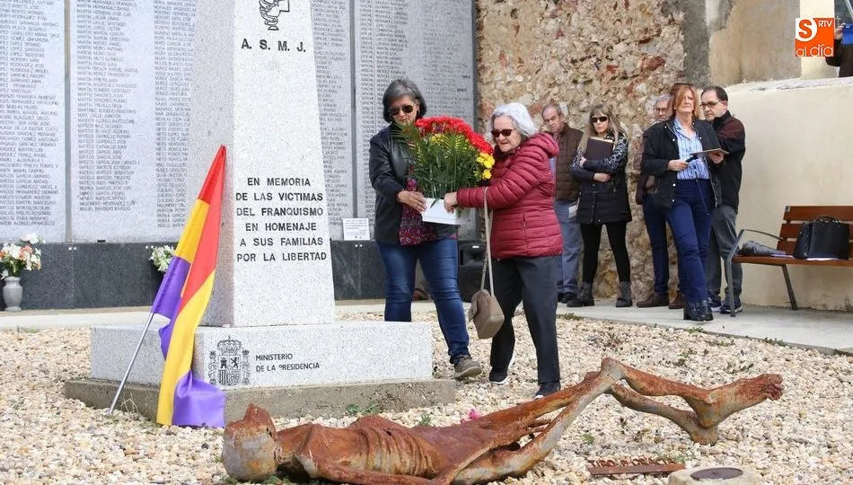 Tradicional homenaje a los represaliados del franquismo. Fotos: Alberto Martín