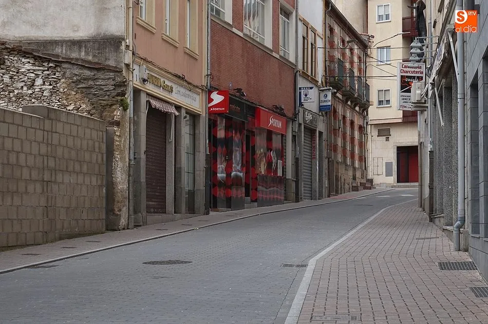 Calle Rey Juan Carlos, lugar donde se produjo la fuerte discusión que acabó con un herido de arma blanca en Guijuelo