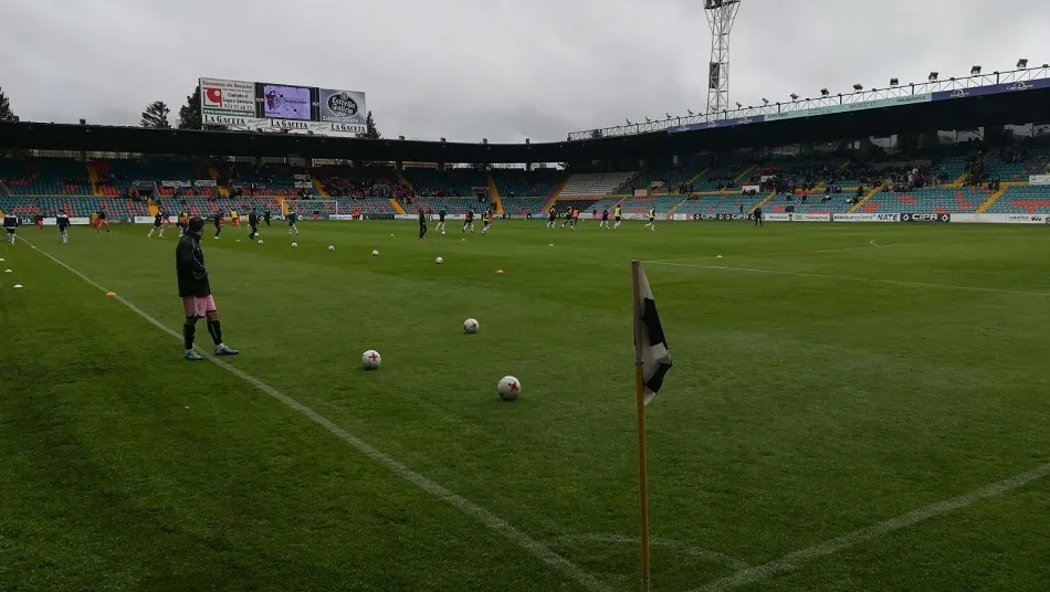 Sigue en directo el CF Salmantino UDS-La Virgen del Camino (FINAL, 2-1)