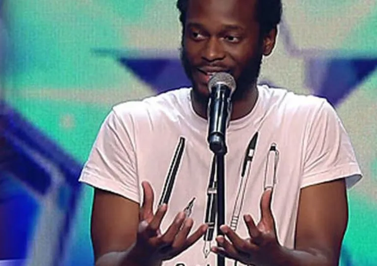 César Brandon, poeta que ha alcanzado fama por un concurso televisivo