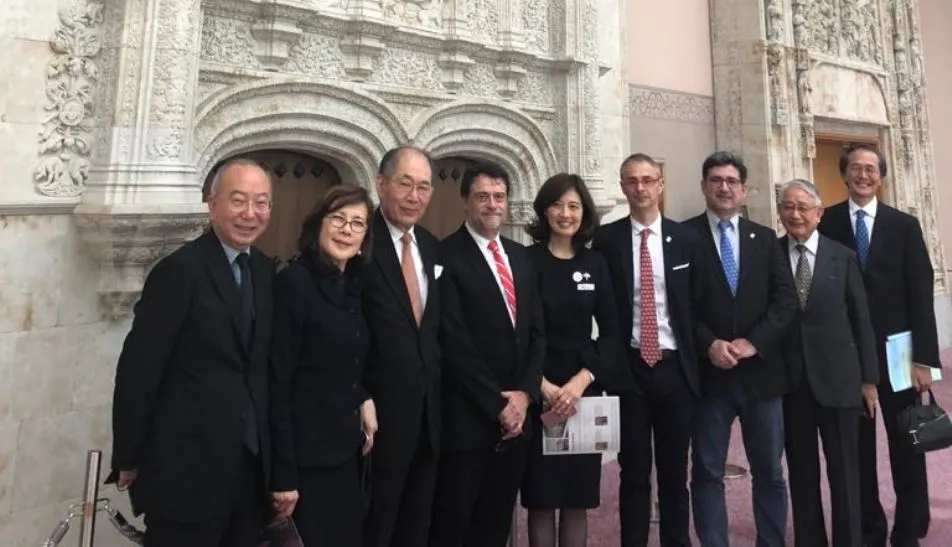 La delegación institucional de la Universidad de Salamanca, encabezada por el rector, Ricardo Rivero, junto a autoridades niponas