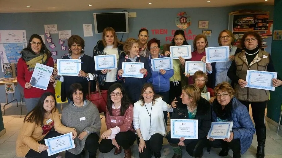 Las mujeres participantes en el programa recibieron un diploma acreditativo. Foto: Ayto. Guijuelo