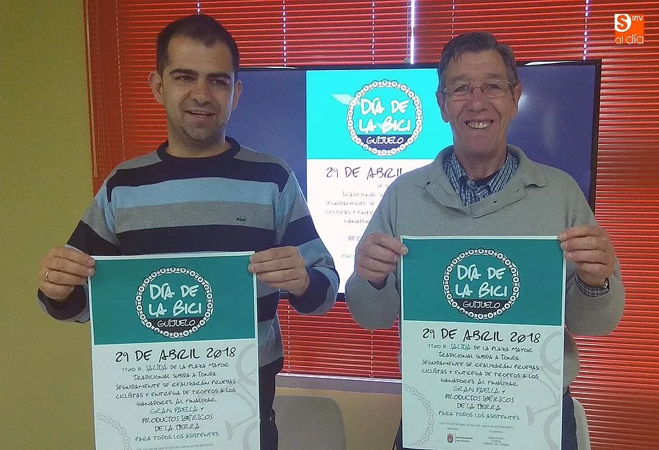Carlos Arasa, Concejal de Deportes, y José Antonio Álvarez, presidente del Club Ciclista Sierra de Tonda, presentaron la nueva edición del día de la bici