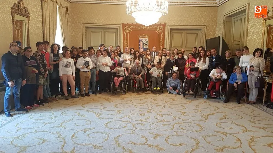 Emotivo acto en el Ayuntamiento para participar en la lectura fácil