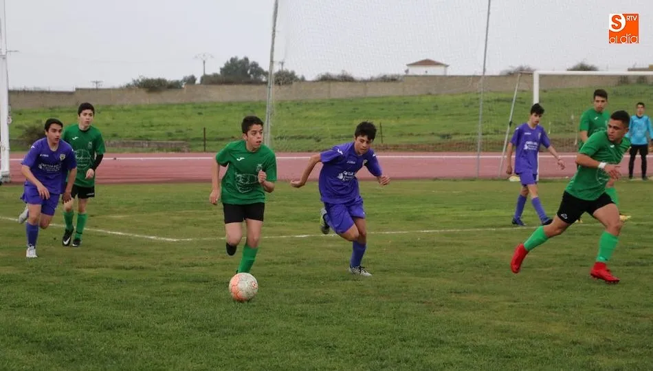 Encuentro muy disputado aunque sin goles entre los cadetes del CDF Vitigudino y el Jai-alai Bolivar