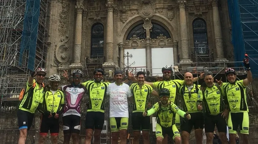 Llega a Santiago la expedición de ciclistas de Vitigudino  