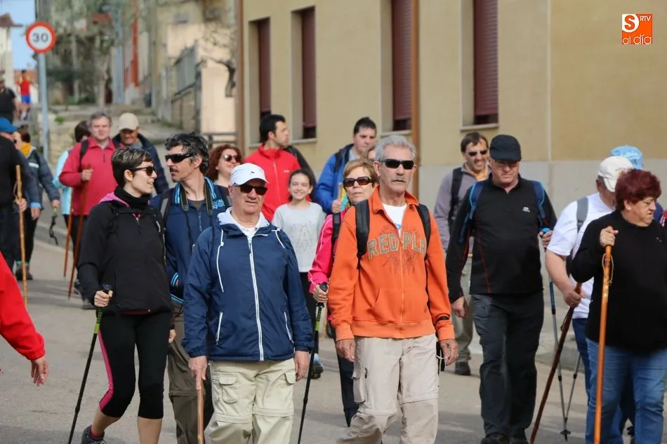 El Cachón del Camaces sorprende a los senderistas de la ruta de Hinojosa  