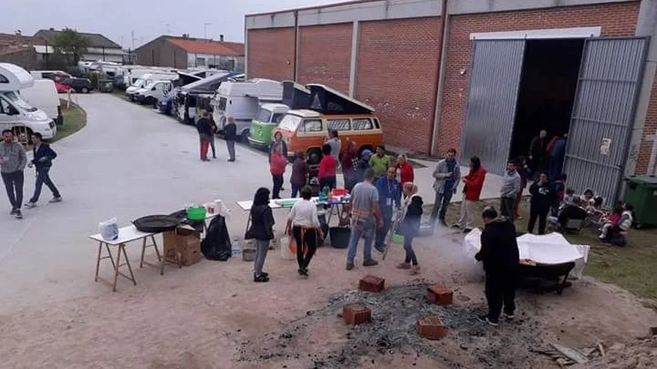 Hasta 70 furgonetas y autocaravanas se dieron cita en Villarino este fin de semana