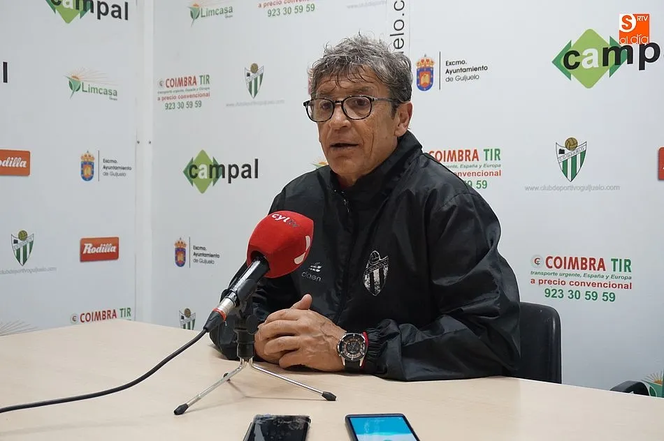 Jordi Fabregat en la rueda de prensa previa al partido contra el Unión Adarve
