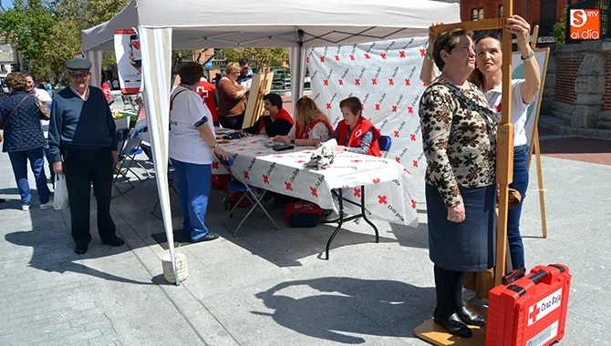 Cruz Roja organizaba este jueves un Circuito de Salud en la Plaza de España