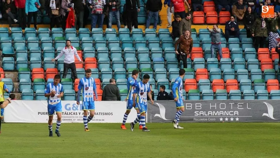 Momento en el que los jugadores del Arandina celebraban el gol de la victoria
