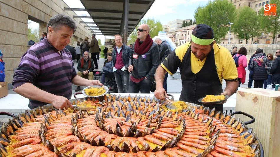 CCOO ha celebrado su fiesta en la plaza de Santiago. Foto: Alberto Martín
