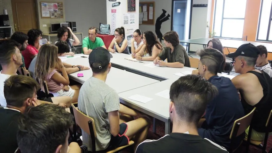 Imagen de un Consejo de Jóvenes celebrado en Carbajosa