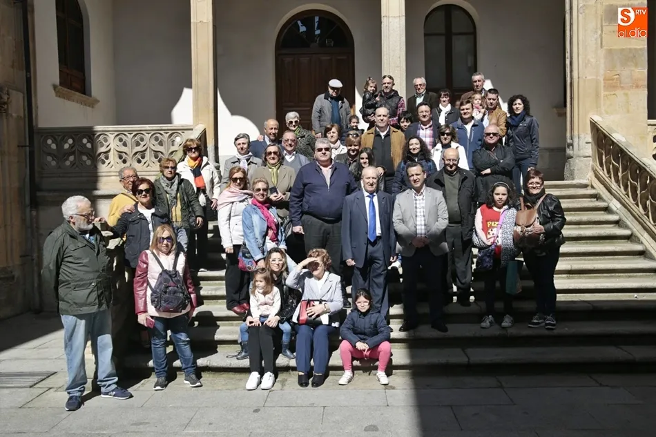 Los socios de la Casa Regional de Salamanca en Leganés visitan el Palacio de la Salina