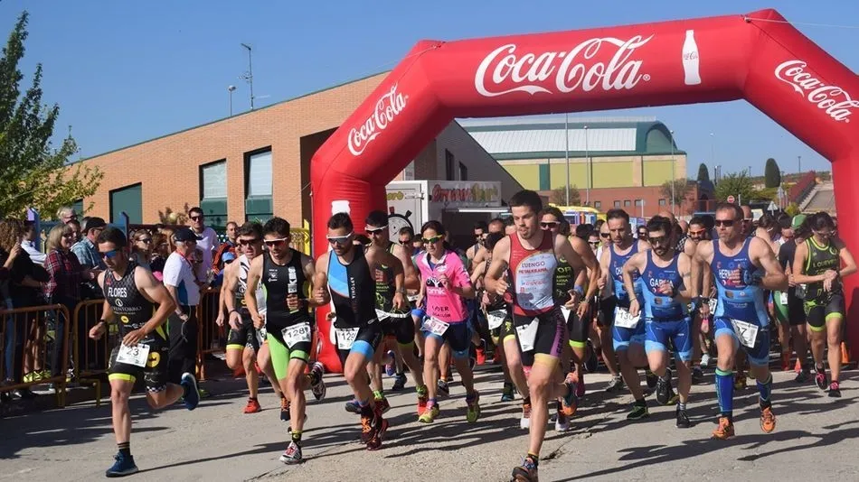 Momento de salida de corredores en el tercer Duatlón de Carbajosa
