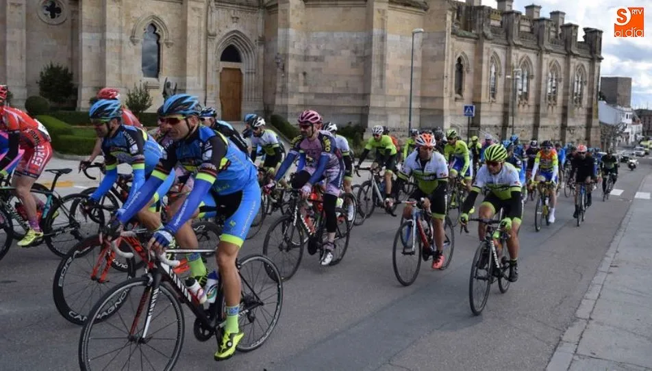 Los vecinos de Alba de Tormes volverán a disfrutar del espectáculo de ciclismo este domingo