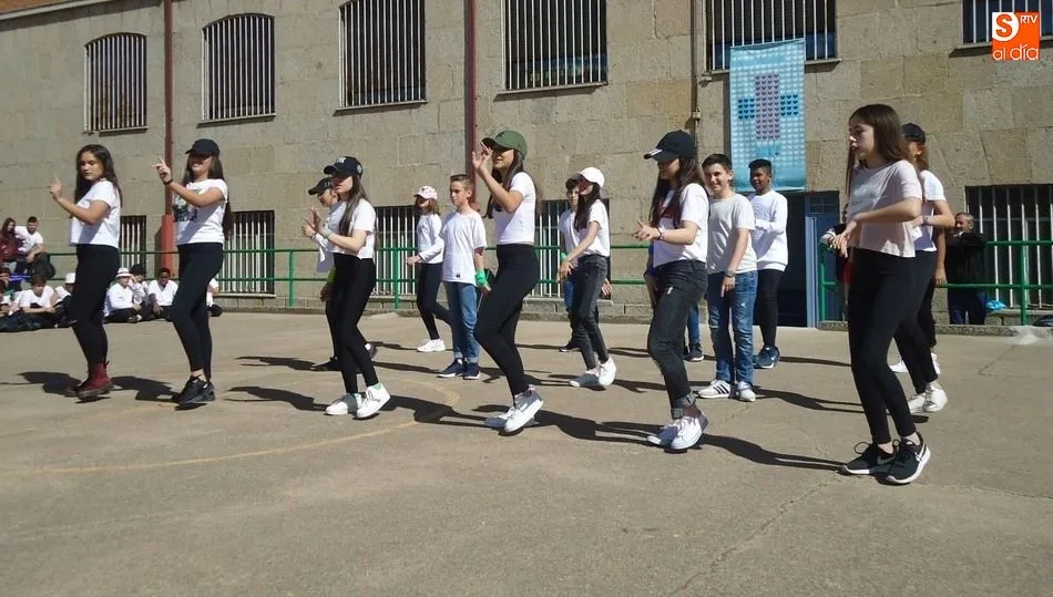 Cada curso realizó una coreografía