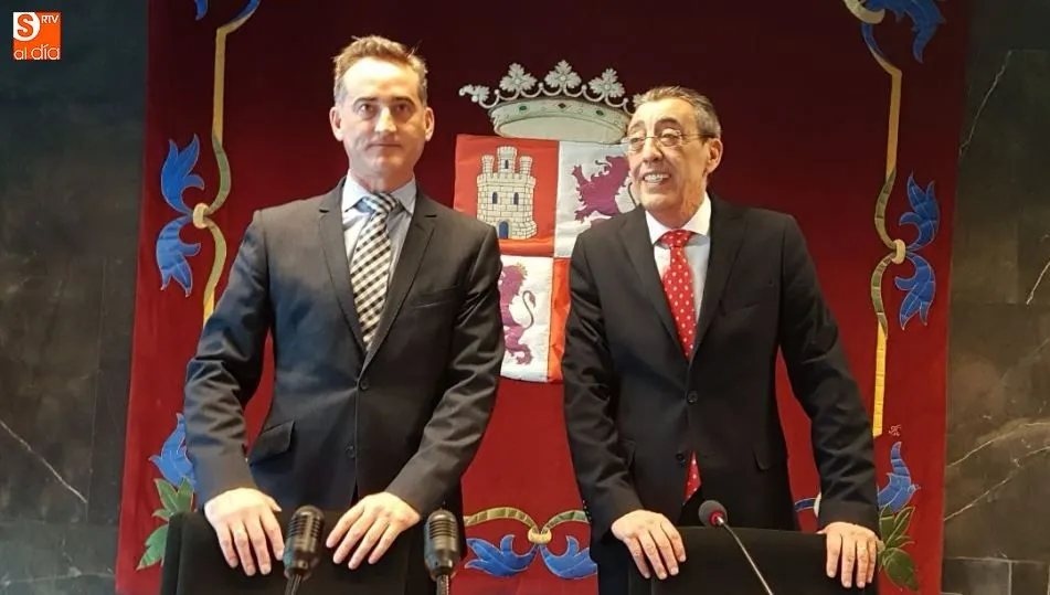 El delegado territorial, Bienvenido Mena, y el secretario territorial, Fernando Díaz Torres, a la izquierda, antes de hacer públicos estos datos