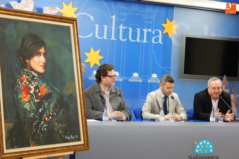 En la imagen, José Ignacio Cotobal, Julio López y Mario Vercher, junto al cuadro de Gloria Canora.