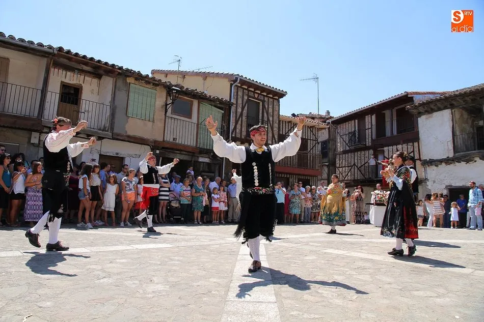 Los bailes tradicionales volverán a vestir de fiesta la plaza Mayor de Monforte de la Sierra