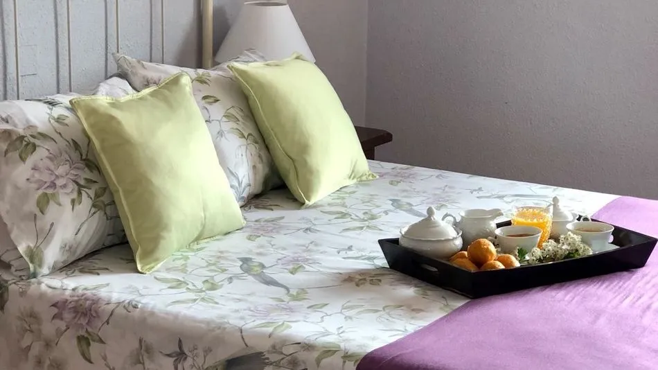 La habitación romántica incluye el desayuno en la cama / FOTOS: EL QUIJOTE