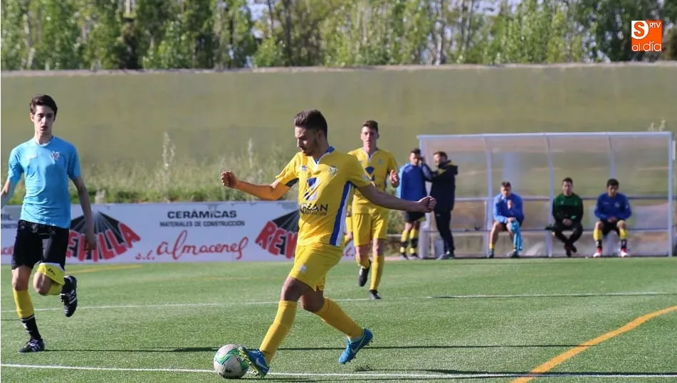 Un lance del encuentro entre el Monterrey y el Capuchinos. Fotos: Alberto Martín