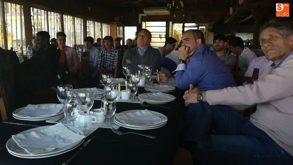 Plantilla de directivos del Salmatino UDS y cuerpo técnico en ‘Pedro y Mary’