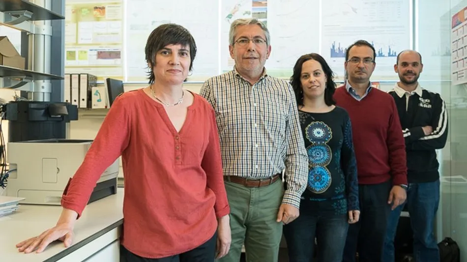 Nilda Sánchez, directora de la investigación; José Martínez, investigador principal del Grupo de Investigación de Recursos Hídricos del CIALE, y los investigadores Miriam Pablos, Carlos M. Herrero y Ángel González. Foto: Sergio Manzano