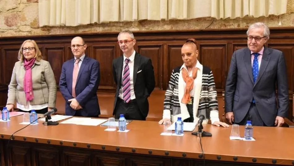 El rector, Ricardo Rivero, en la inauguración de uno de los muchos congresos que organiza la USAL