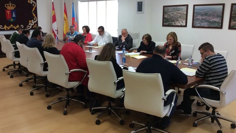 El pleno ha aprobado el dictamen para resolver de mutuo acuerdo el contrato de la construcción de la nave de servicios