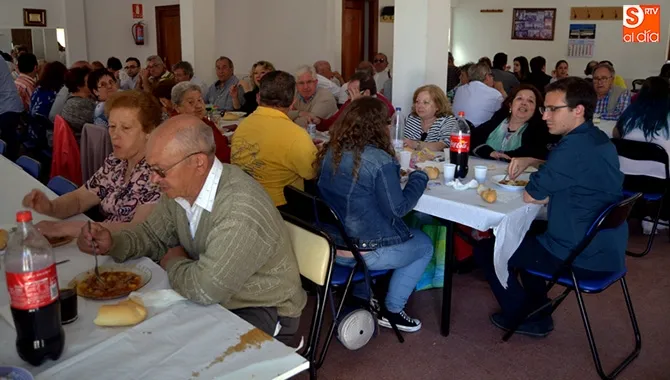 El Centro Social acogia la comida final de las fiestas del Santo Cristo de la Custodia en Villar de Gallimazo