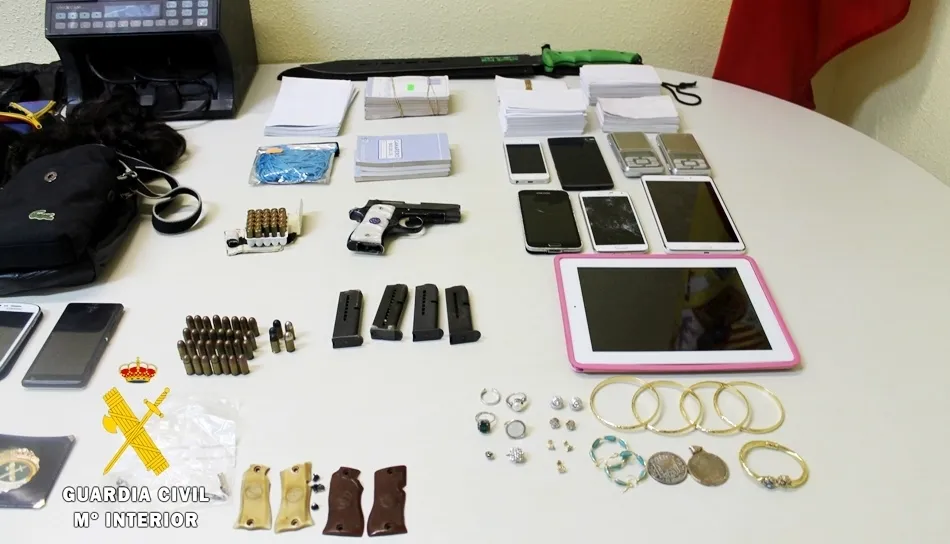 Parte del material intervenido en esta operación