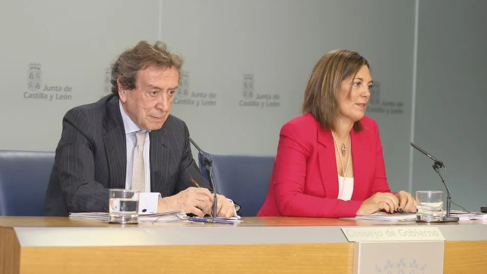 De Santiago y Marcos, en la rueda de prensa posterior al Consejo de Gobierno.