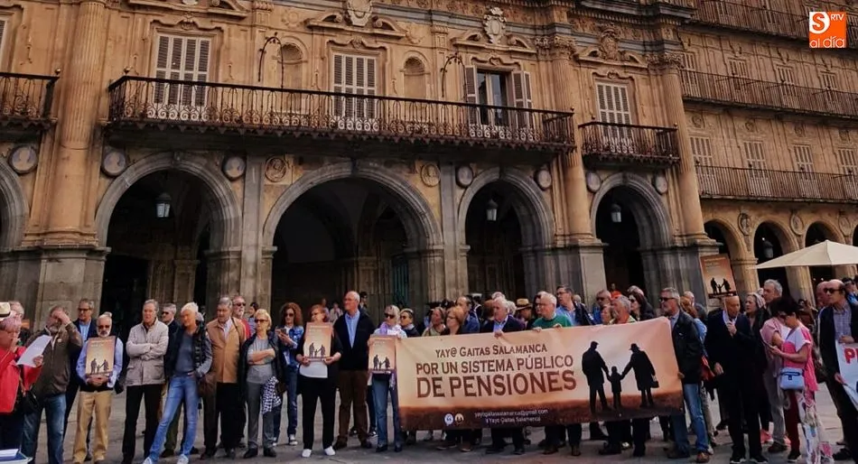 Los ‘yayogaitas’ vuelven a concentrarse en la Plaza Mayor por un sistema público de pensiones