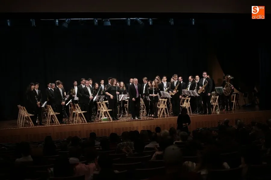 Momento de la banda de Música en el escenario del Calatrava / Foto: Alejandro López