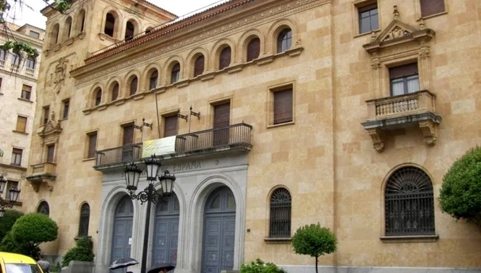 Edificio del antiguo Banco de España donde se instalará el Centro del Español, en la plaza de los Bandos