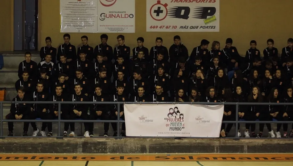 Foto de grupo durante la presentación.