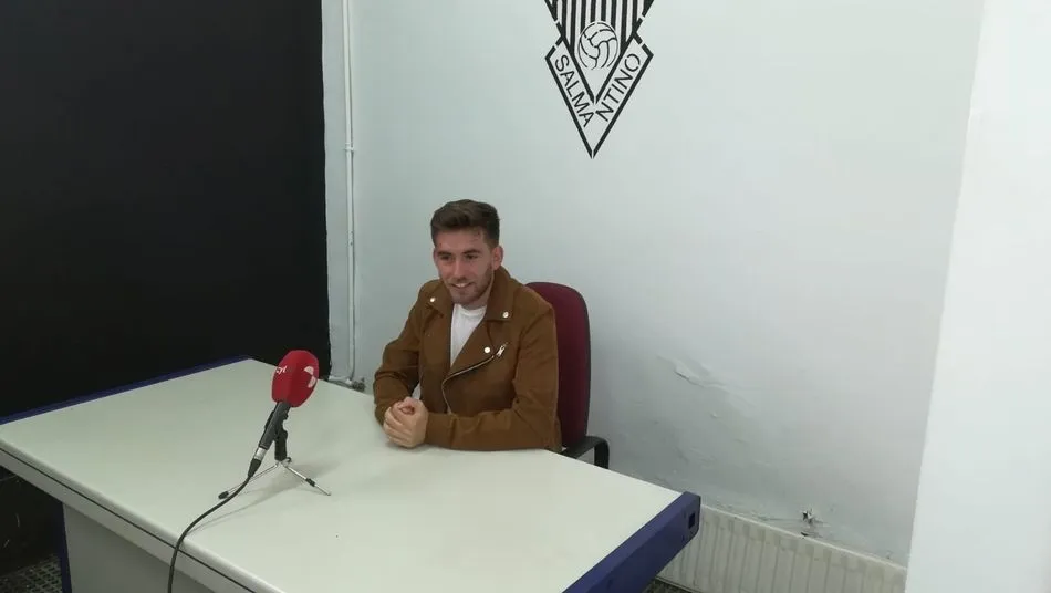 Pablo Cortés, durante la rueda de prensa celebrada en el Helmántico. Foto: www.cfsalmantinouds.com