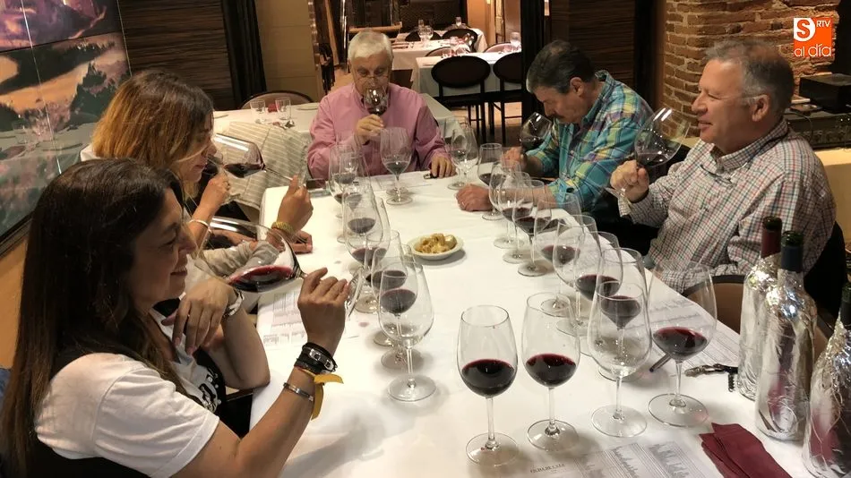 Momento de la cata en el restaurante Hispania 20