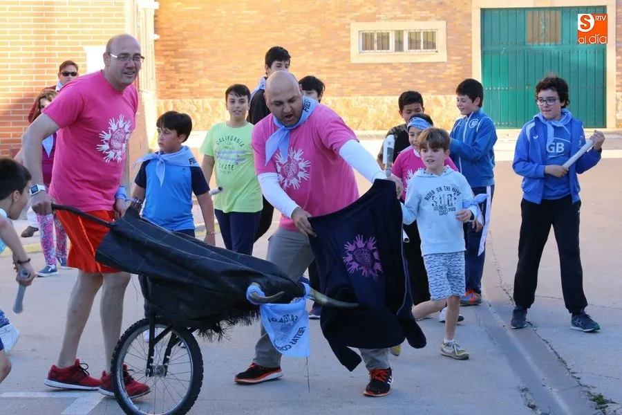 Familias disfrutando de las actividades festivas de Aldeatejada / Foto: Alberto Martín