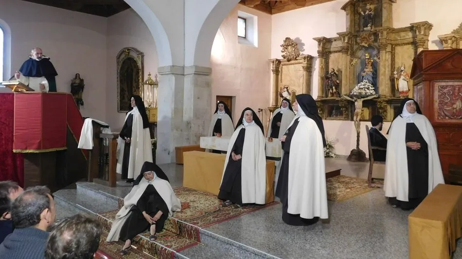 Teresa, la jardinera de la luz, en la iglesia de Barbadillo