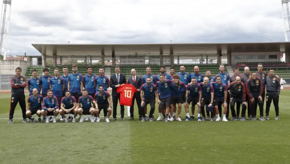 Visita del presidente del Gobierno, Pedro Sánchez, a la concentración de la Selección española