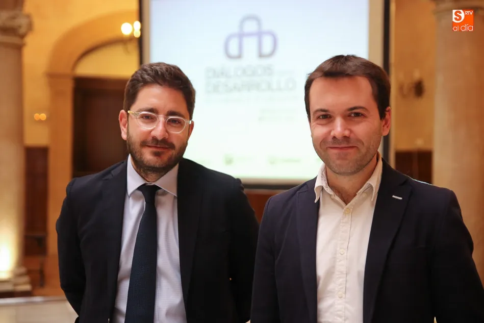 El catedrático en Liderazgo Manuel Muñiz y el economista Juan Ramón Rallo. Foto: Alberto Martín