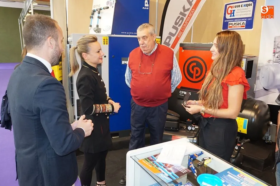La concejala de Ferias, Sandra Méndez, recorrió la feria visitando a los expositores