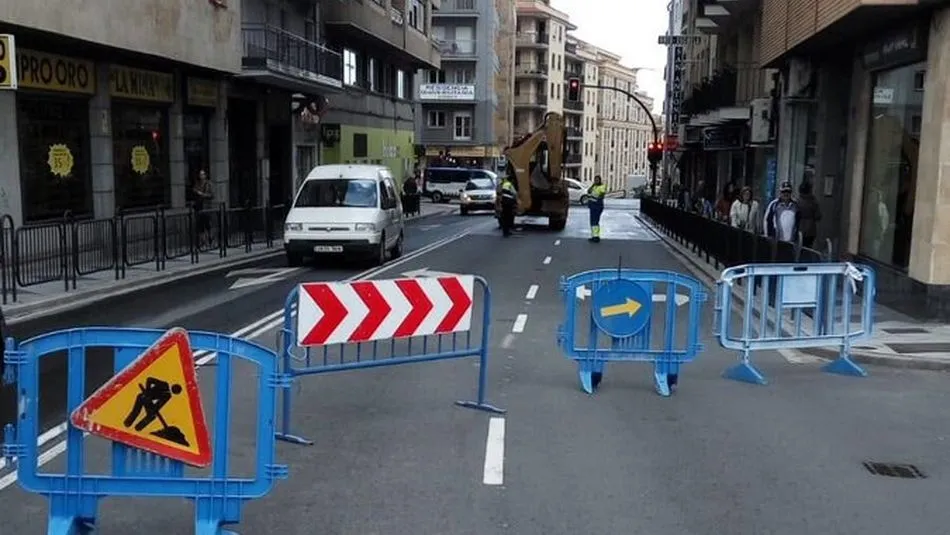 Avería en la red de agua del paseo de San Antonio