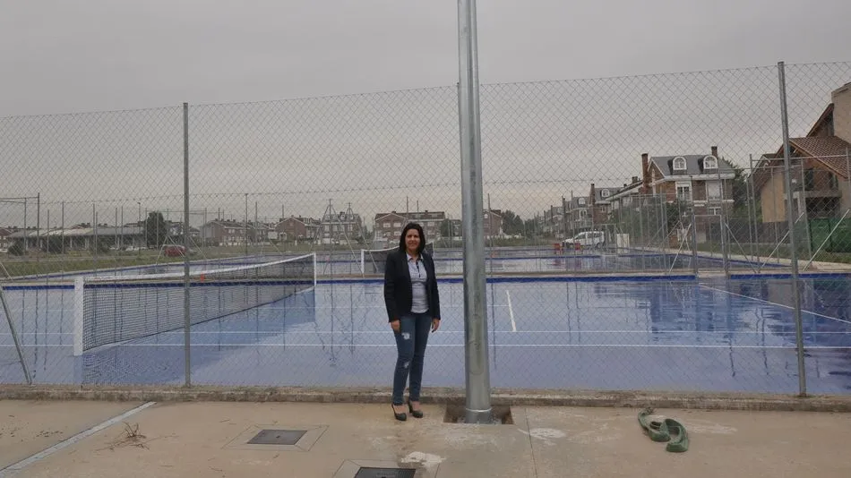 La concejal del área, Silvia González, en las pistas de la Fontana