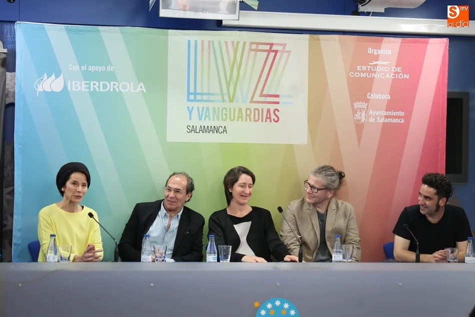 De izq. a dcha., Darya von Berner, Eugenio Ampudia, Lorena Martínez, Charles Sandison y Juan López, en la Sala de la Palabra.