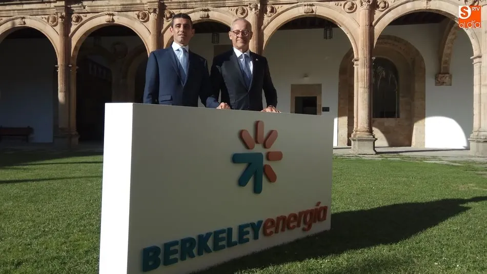 De iz. a der., Francisco Bellón (vicepresidente Ejecutivo) y Paul Atherley (CEO de Berkeley)